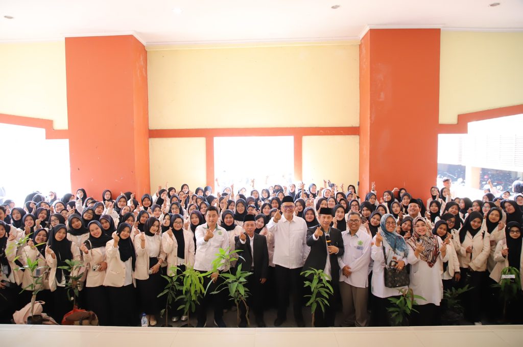Perkuat Kompetensi Calon Guru Profesional, FTIK UIN SMH Banten Lepas Mahasiswa PLP Integratif dan Tanamkan Kepedulian Lingkungan Perkuat Kompetensi Calon Guru Profesional, FTIK UIN SMH Banten Lepas Mahasiswa PLP Integratif dan Tanamkan Kepedulian Lingkungan